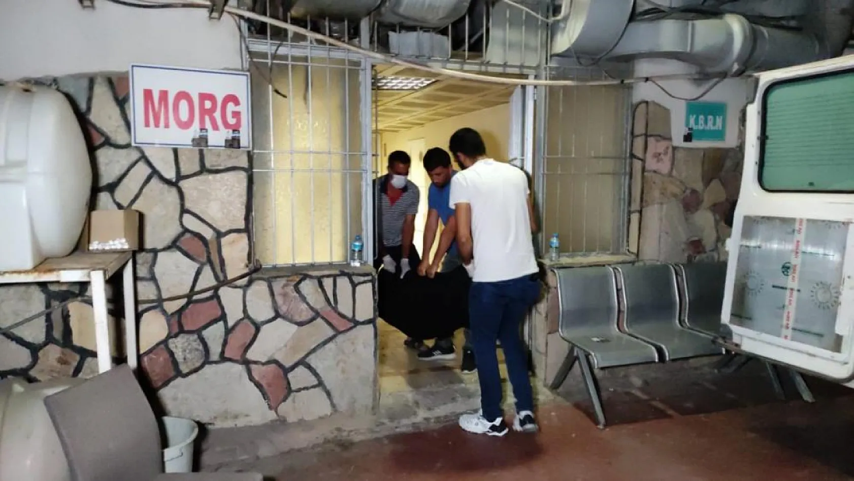 Parkta Dehşet Anları: Kavga Kanlı Bitti, 1 Genç Hayatını Kaybetti