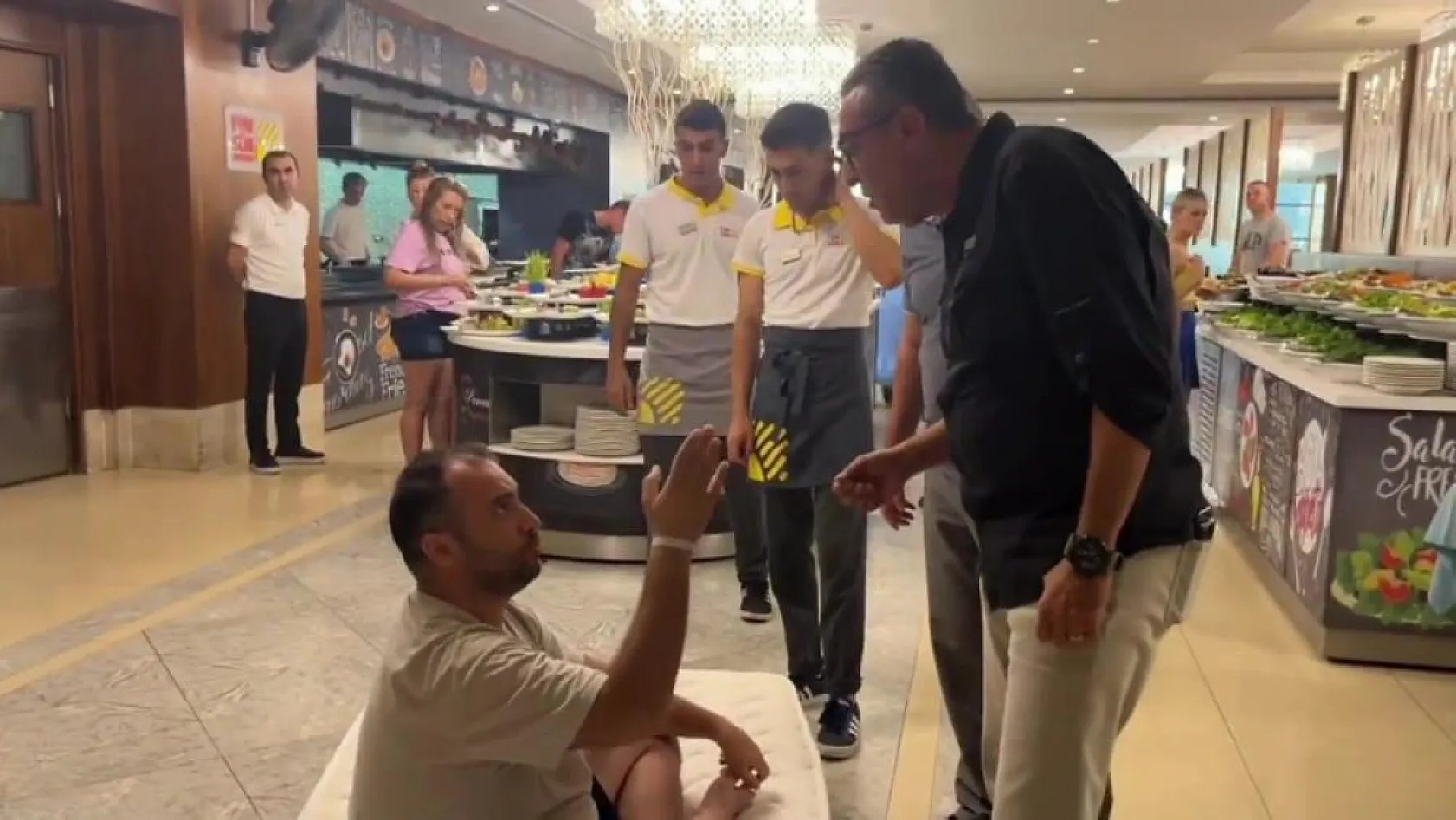 Odasında kliması bozulan 5 yıldızlı otel müşterisinden görülmemiş protesto