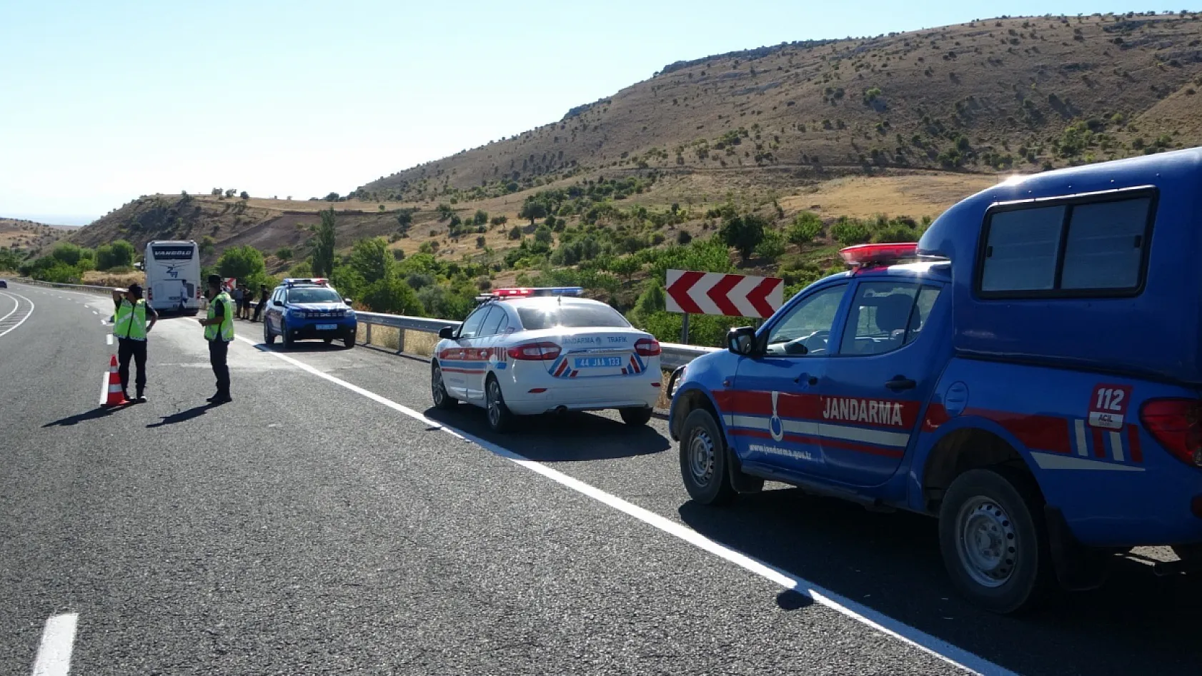 Bodrum'dan Van'a Giden Otobüs Şarampole Yuvarlandı 22 Yaralı