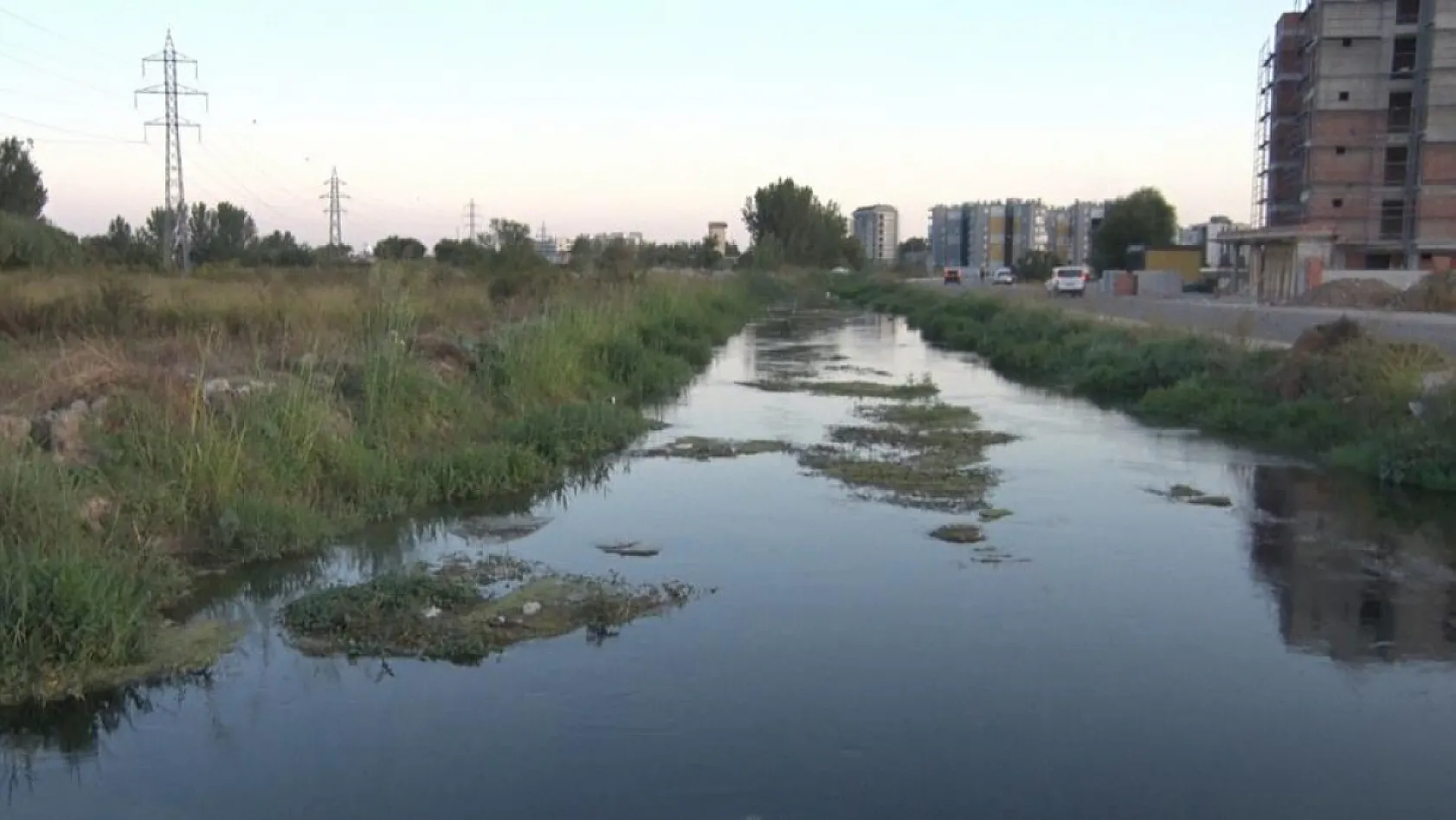 Kanal kenarında erkek cesedi bulundu