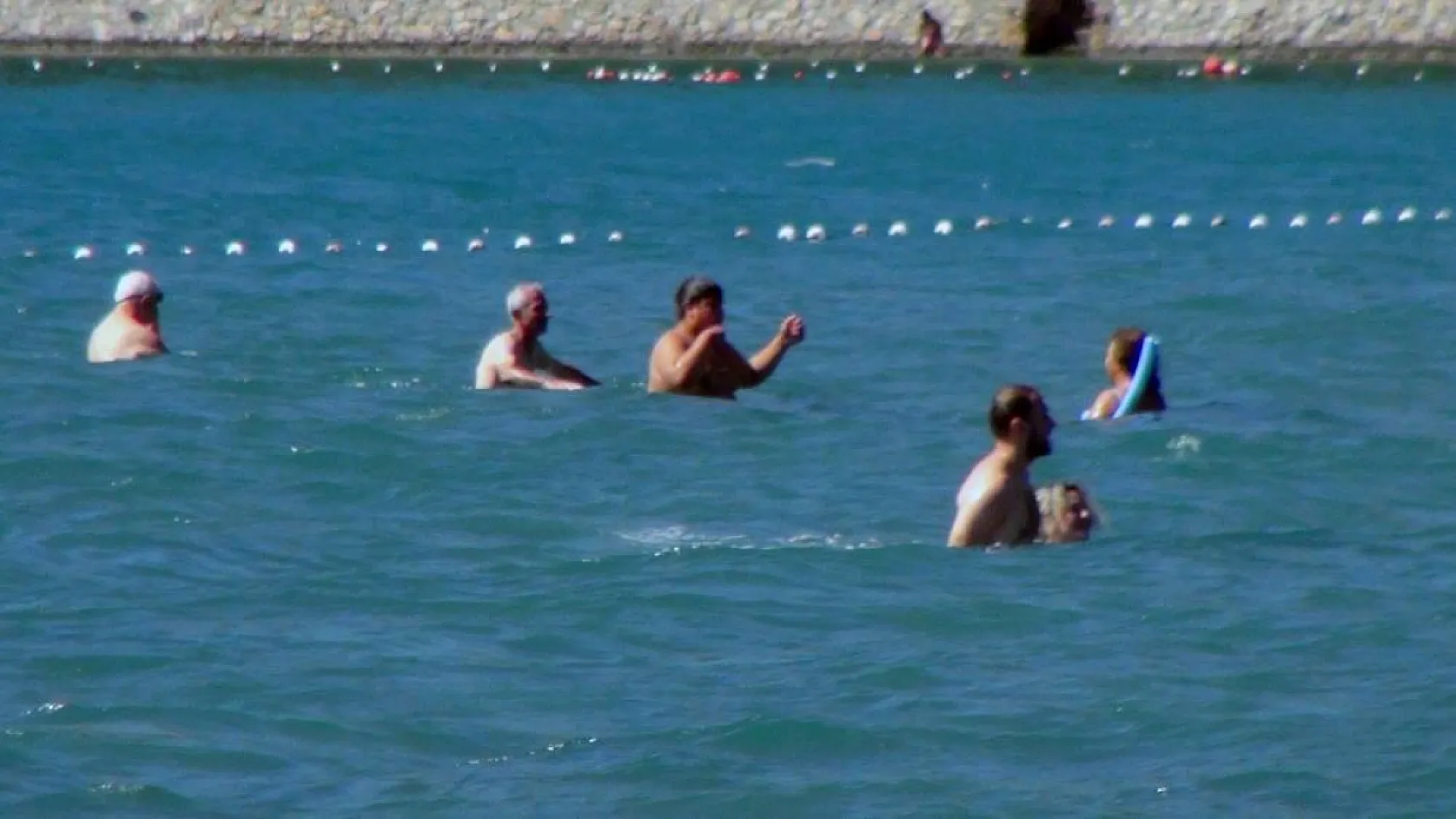 Muğla'da deniz, kum, güneş keyfi devam ediyor