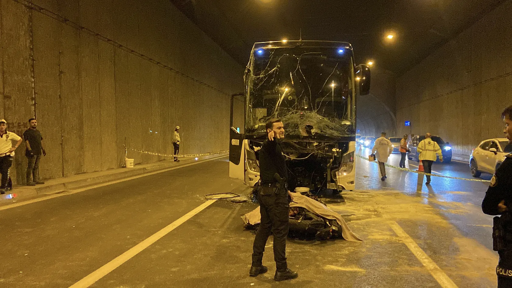 Ters Yön Yarışı Can Aldı: Motosiklet Otobüsle Çarpıştı