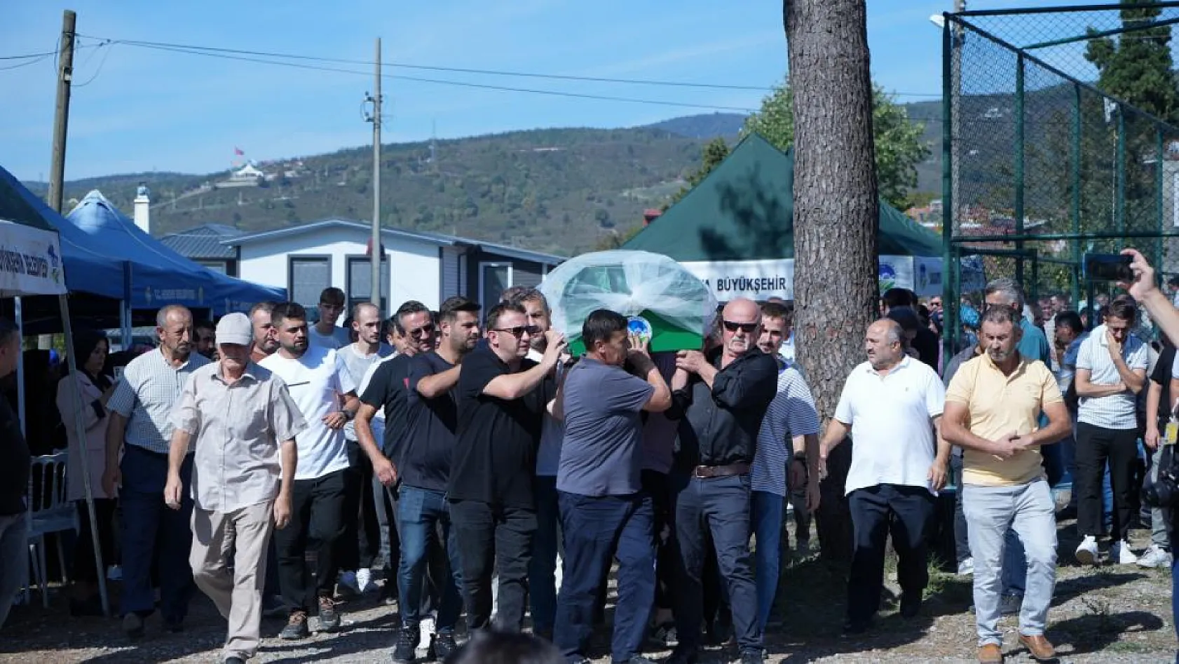 1 ay sonra evlenecekti: Gelinlik yerine kefen giydi
