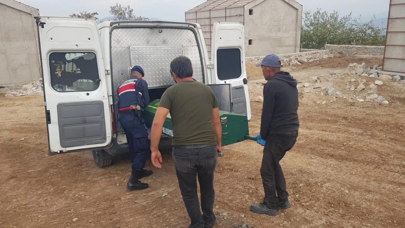 İnşaat işçisi banyoda ölü bulundu