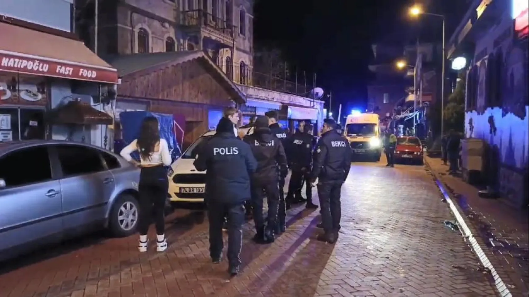 Şişeli, bıçaklı 'kadına bakma' kavgası: 2 yaralı