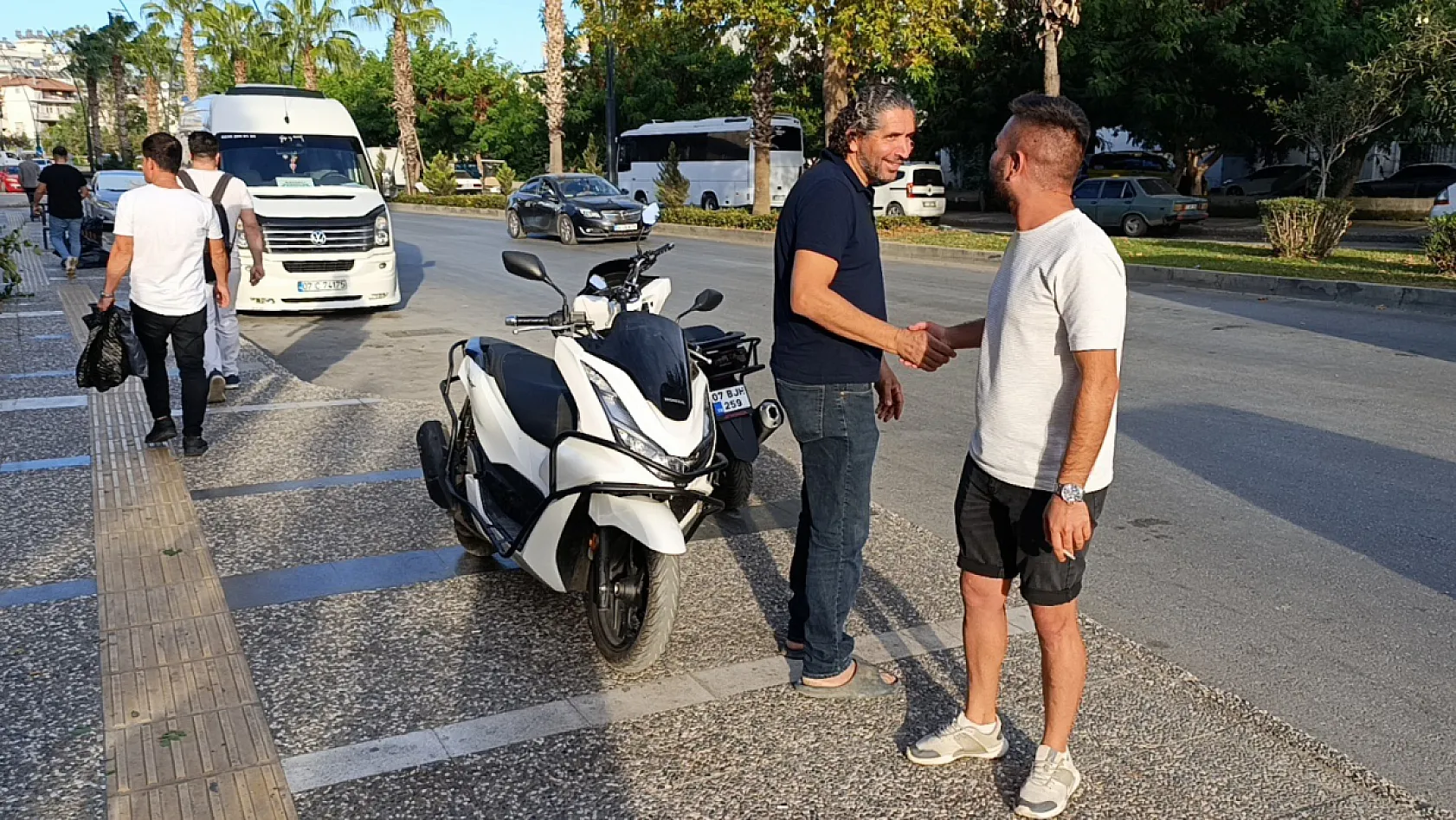 Motosiklet Karışıklığı: Yanlış Motosiklete Binen Sürücü Geri Çağrıldı