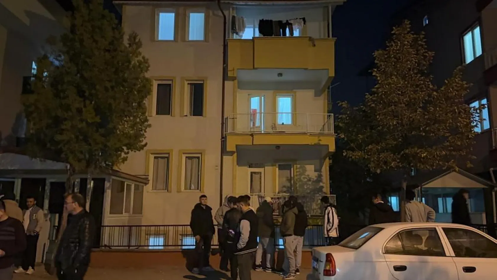 Yurt odasında biriktirilen çok sayıda çakmak gazı patladı: 1 ağır yaralı