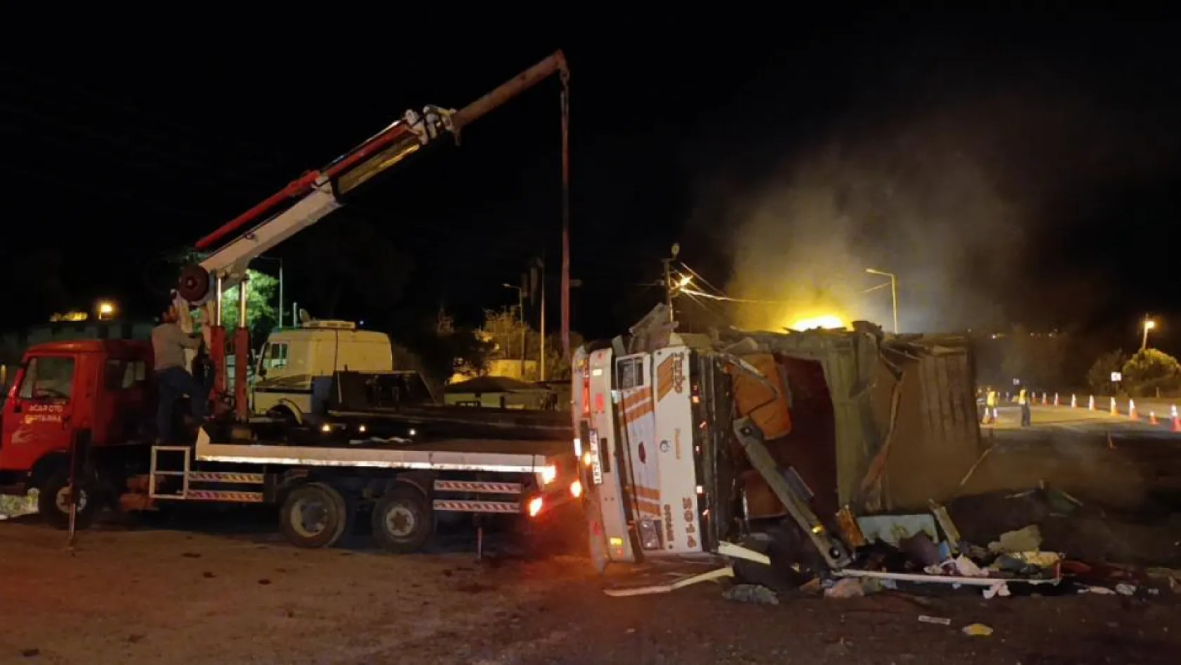 Freni patlayan gübre yüklü kamyon uygulama noktasına daldı, facianın eşiğinden dönüldü