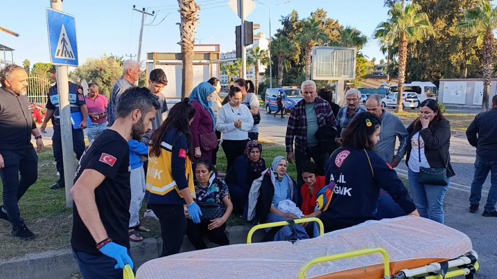 Otel çalışanlarını taşıyan servis araçları çarpıştı: 13 yaralı