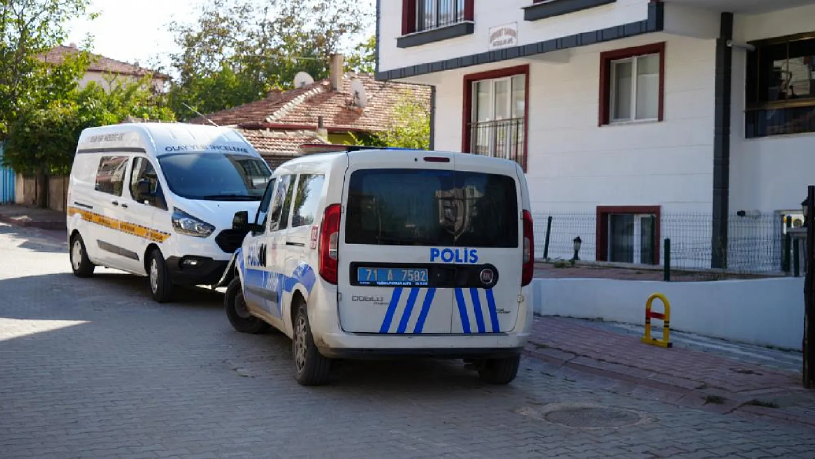 Boşanma sürecindeki çiftin tartışması kanlı bitti: Karısını tabancayla vurdu