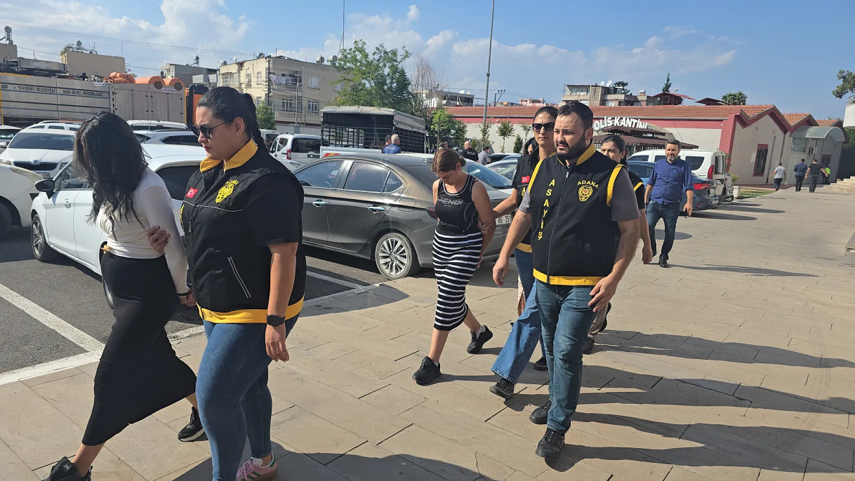 950 bin TL'lik altın çalan kadın hırsız çetesi çökertildi
