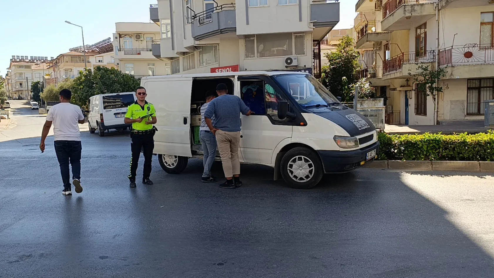 Yaralanan motosiklet sürücüsü hastaneye gitmeyi kabul etmedi