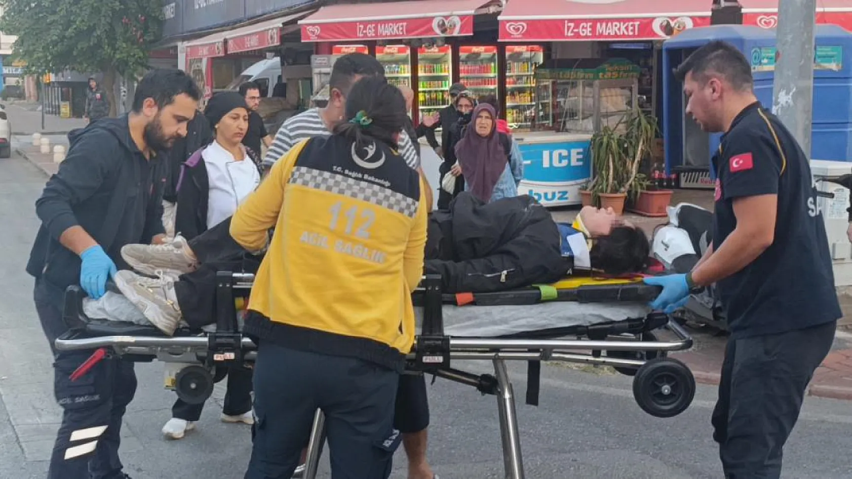 Kırmızı ışık ihlali kazayı beraberinde getirdi, genç kız acı içerisinde kaldı
