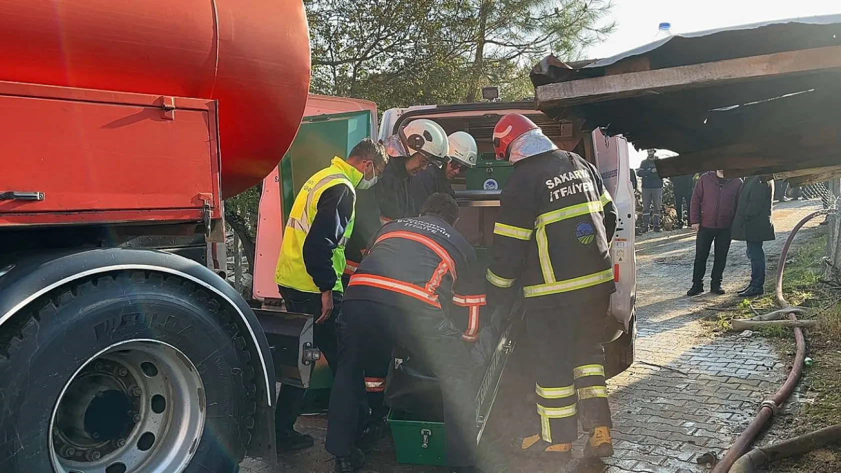 Alevlere teslim olan evde yaşlı kadın hayatını kaybetti