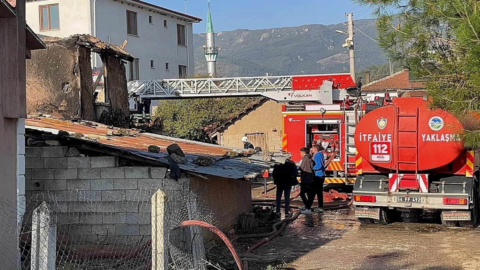 Alevlere teslim olan evde yaşlı kadın hayatını kaybetti