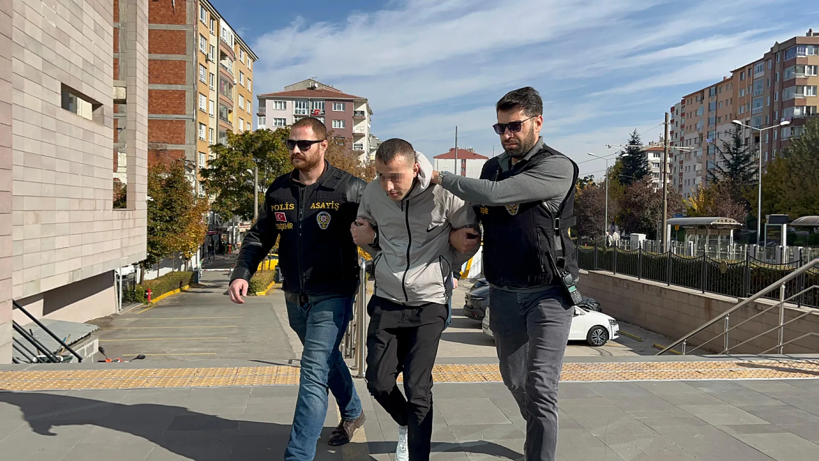 Aynı gecede 2 ayrı silahlı saldırı yapan şahıs adliyeye sevk edildi