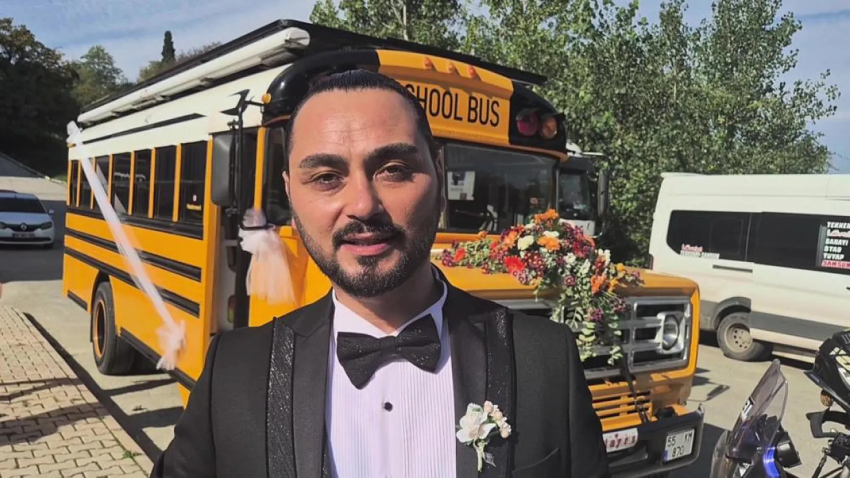 700 bin TL harcadığı hayalindeki 'School Bus'ı gelin arabası yaptı