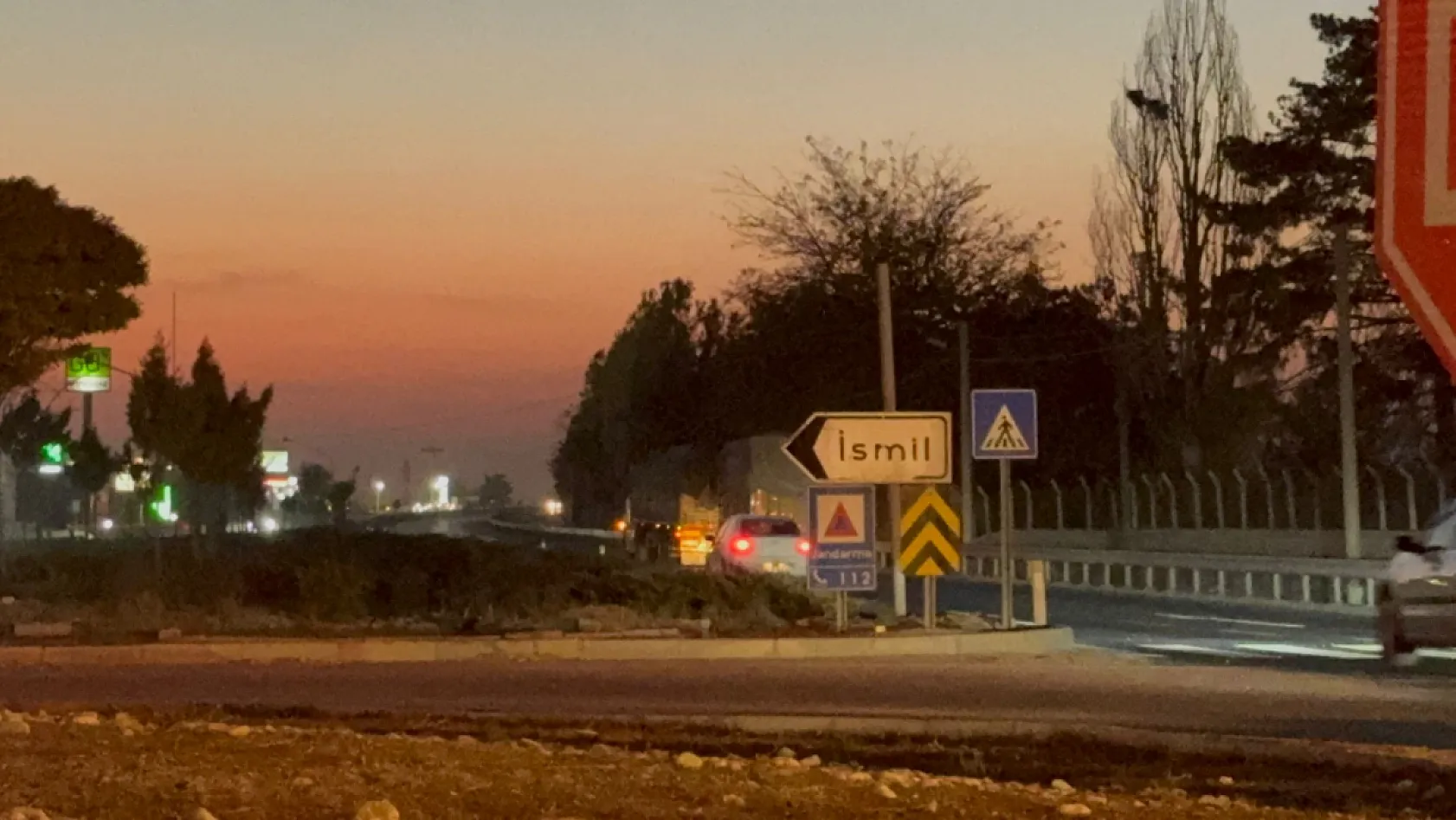 Boşandığı eşini öldürüp bıçakla kendini ağır yaraladı
