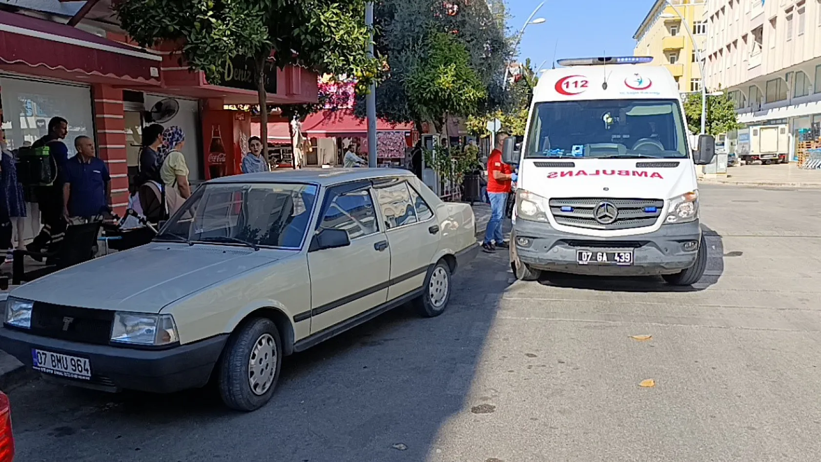 Motosiklete çarpan otomobil sürücüsü kaza sonrası gözyaşlarına hakim olamadı
