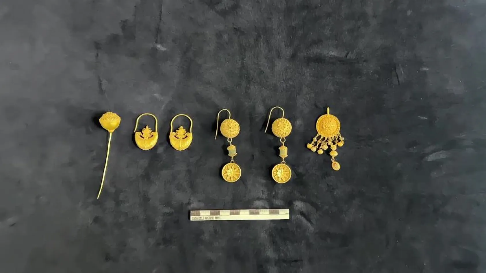 1600 yıllık altın takıları kuru fasulyenin içine sakladılar