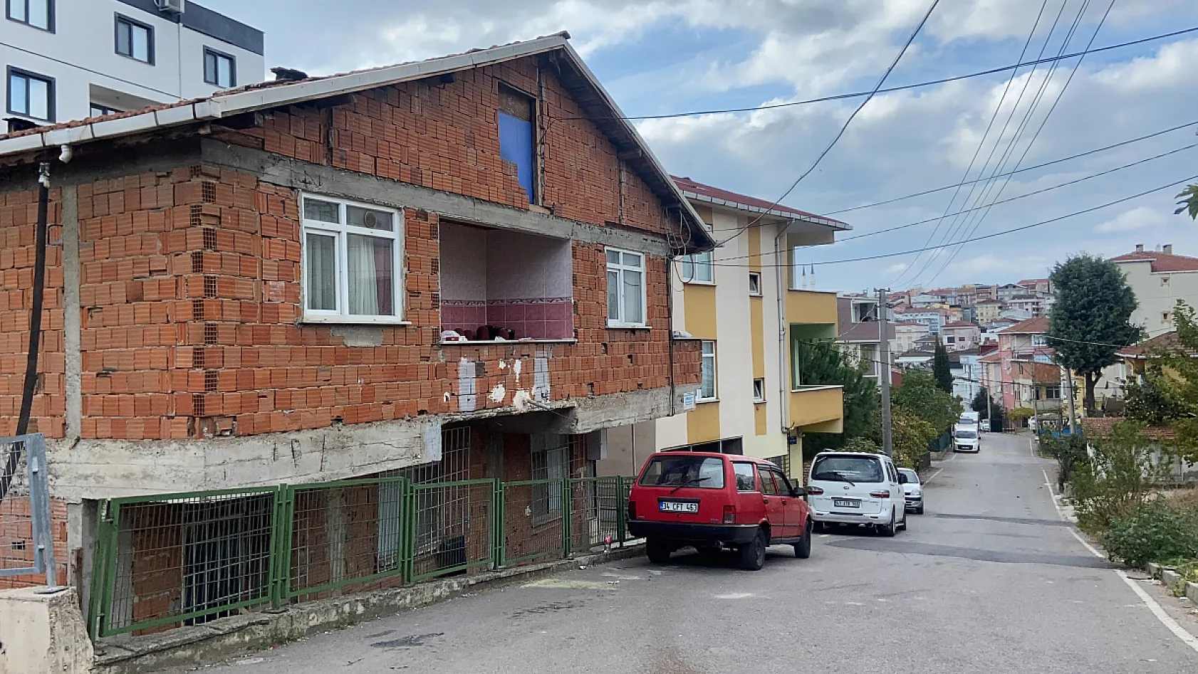 Sosyal yardımlarla geçinen karısını cezaevinden izinli çıkıp öldürdü