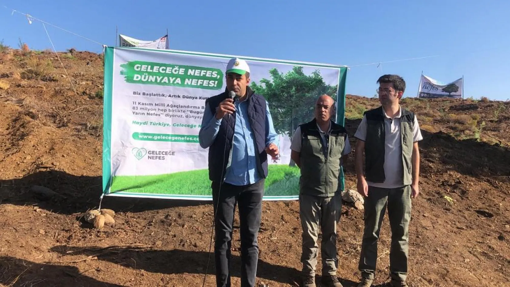 Datça'da 2 bin 200 adet fidan toprakla buluştu