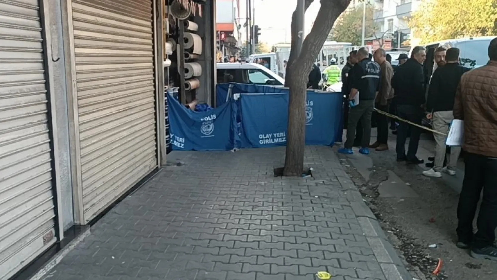 Sokak ortasında eşini öldürdükten sonra intihar etti