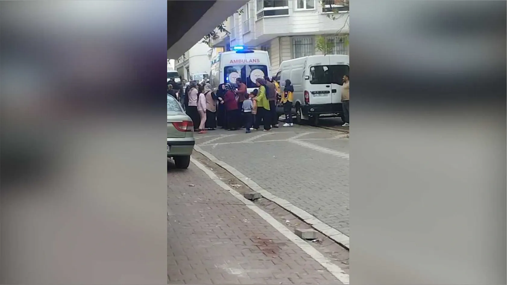 Park yeri kavgası esnasında boynuna tornavida saplandı