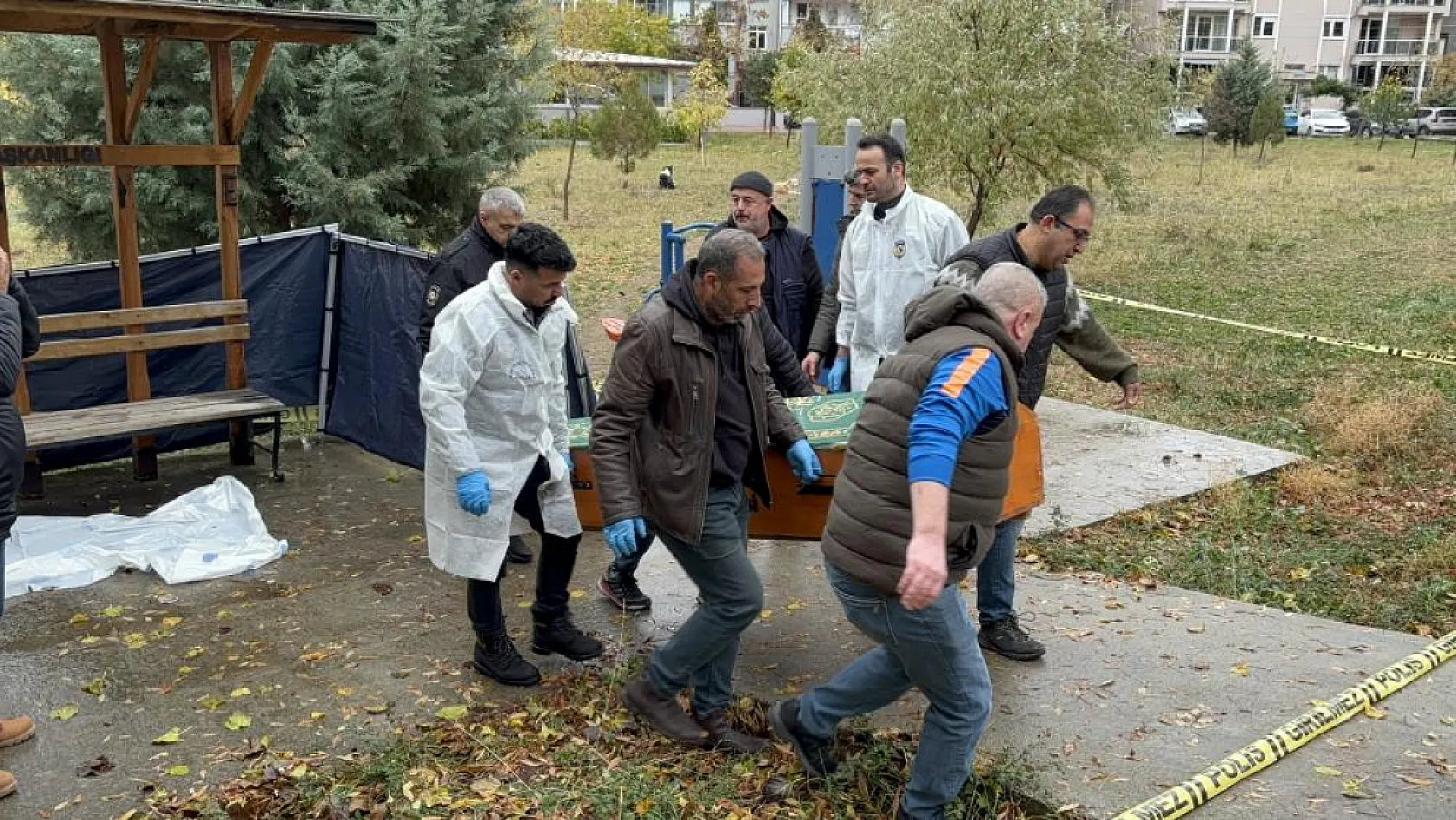 46 yaşındaki kadın parkta ölü bulundu