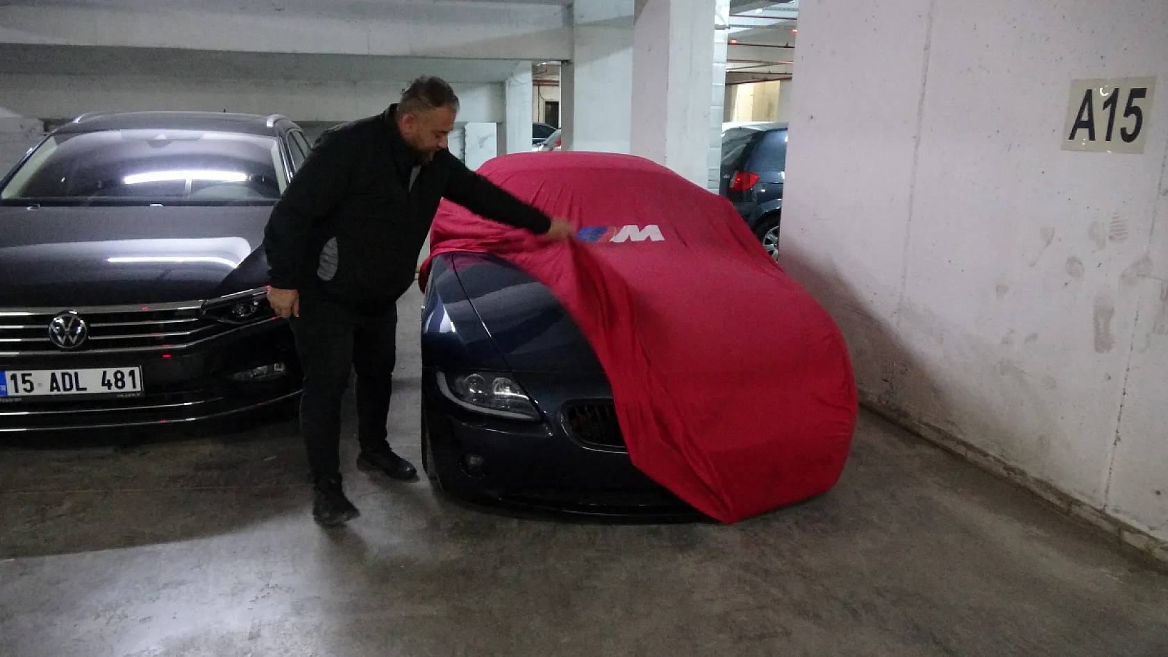 Oto yıkamacıya verdiği lüks otomobili 150 bin TL hasarla geri aldı