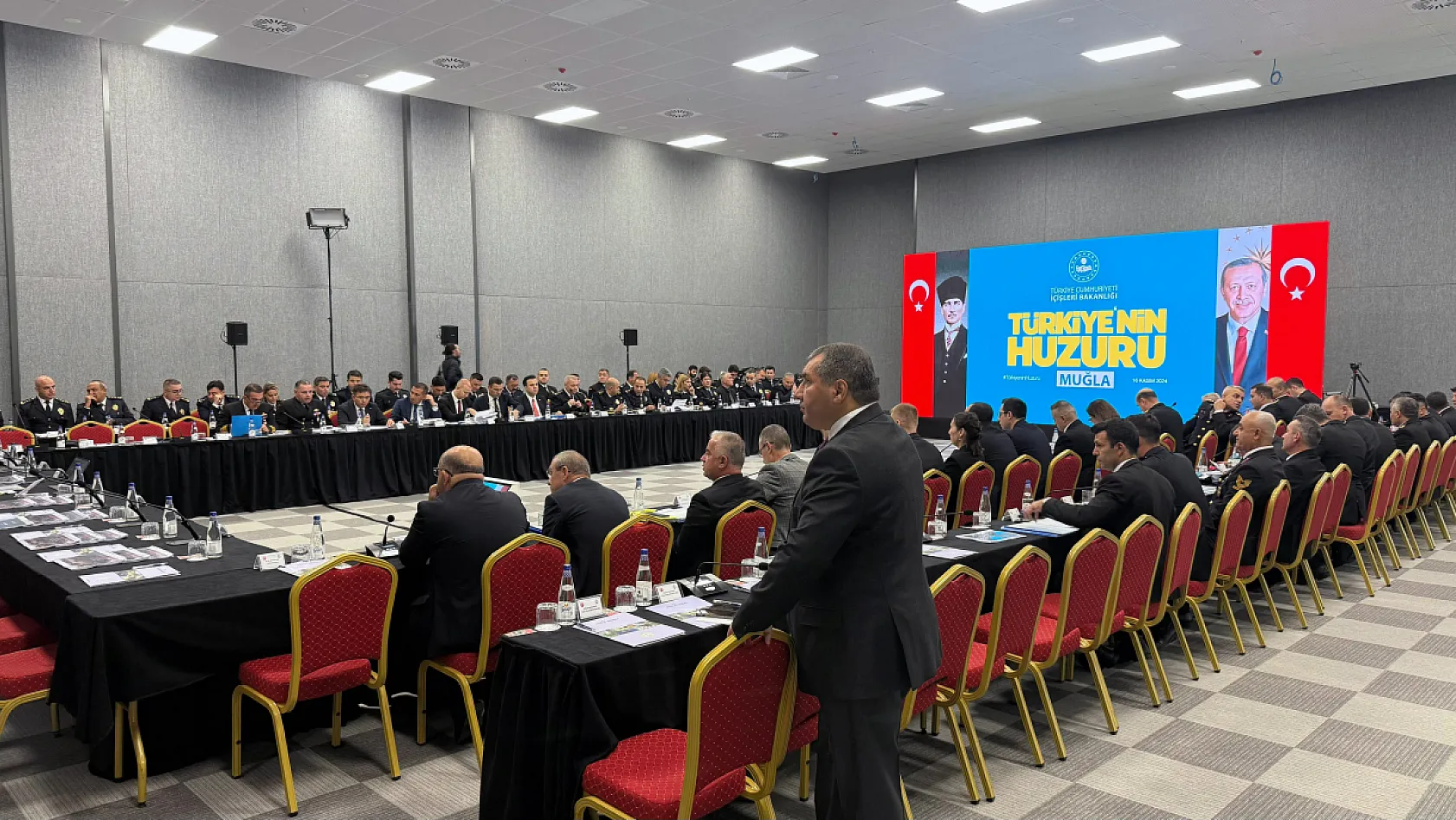 İçişleri Bakanı Ali Yerlikaya: 'Gözlerimiz insan kaçakçılarının üzerinde'