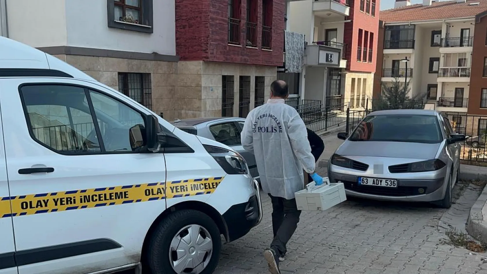 Acı olay: Evladının yanında canına kıydı