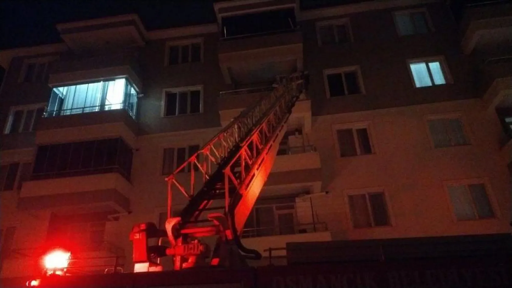 Not bırakıp evi ateşe verdi: 1'i çocuk 2 ölü