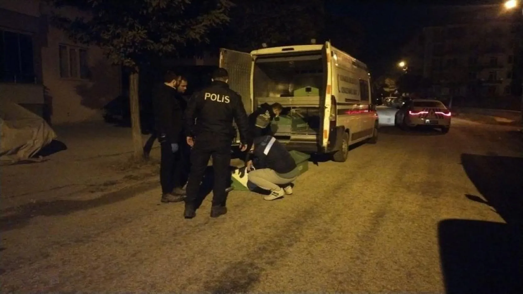 Not bırakıp evi ateşe verdi: 1'i çocuk 2 ölü