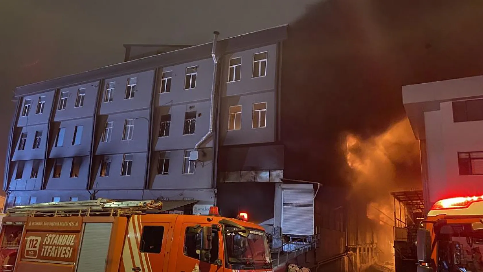 Korkutan fabrika yangını: Patlamalar peş peşe geldi