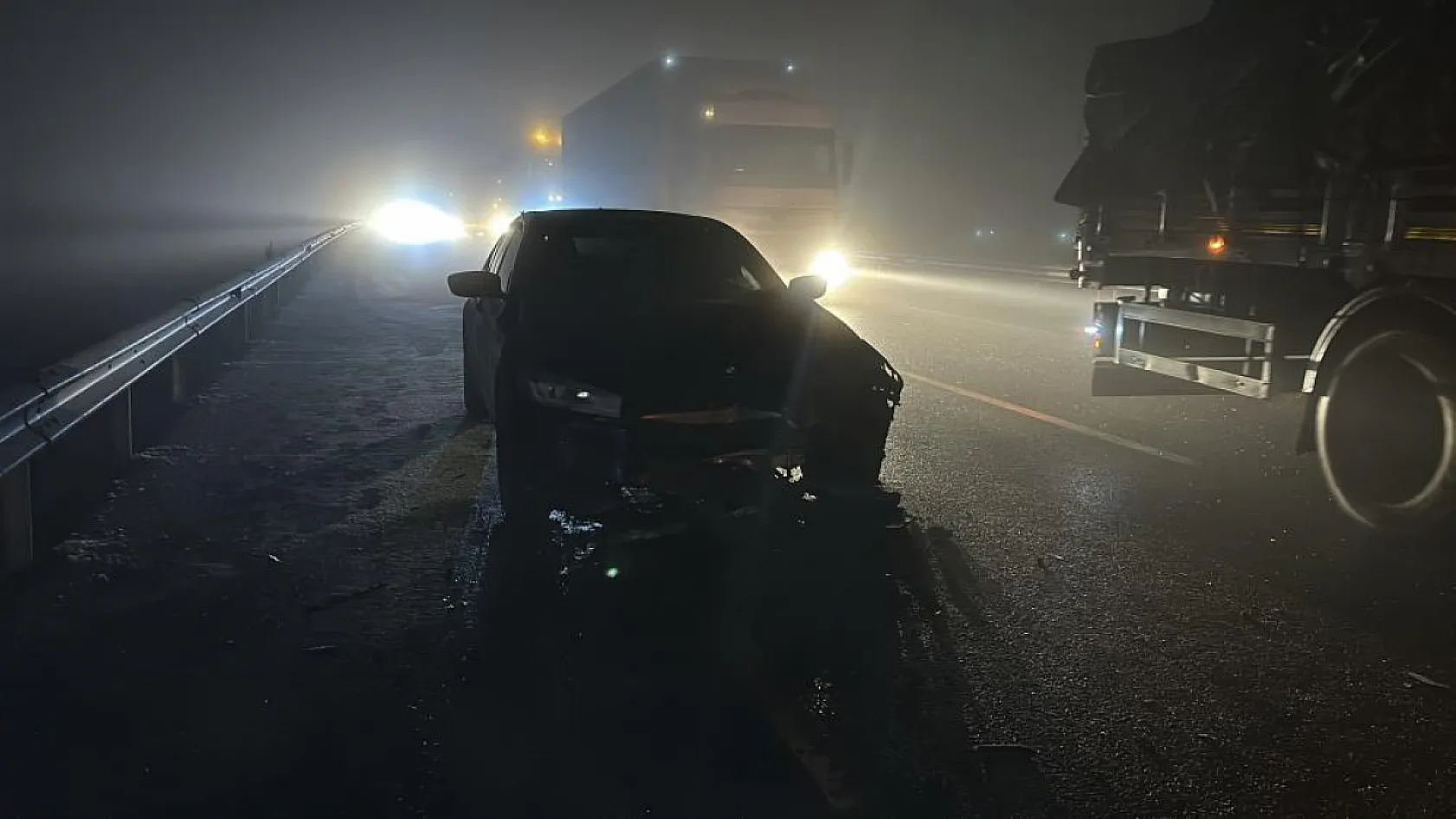 4 araçlı zincirleme trafik kazası: 8 yaralı