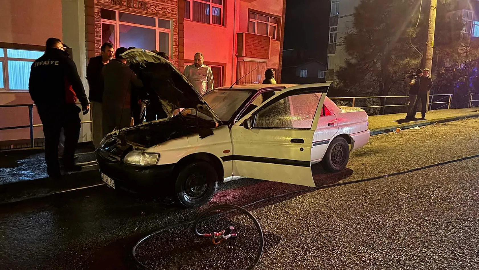 Park halindeki araç, sahibi vefat ettikten 1 ay sonra yandı