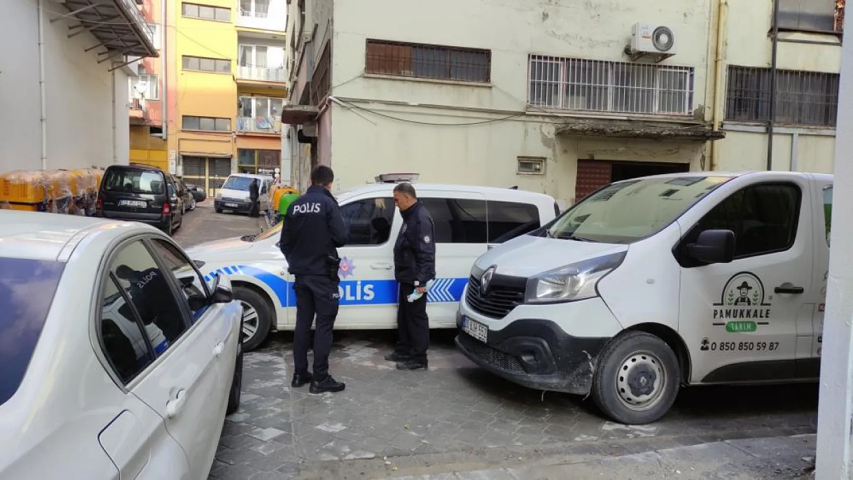 Tartıştığı erkek arkadaşını bıçakla yaraladı