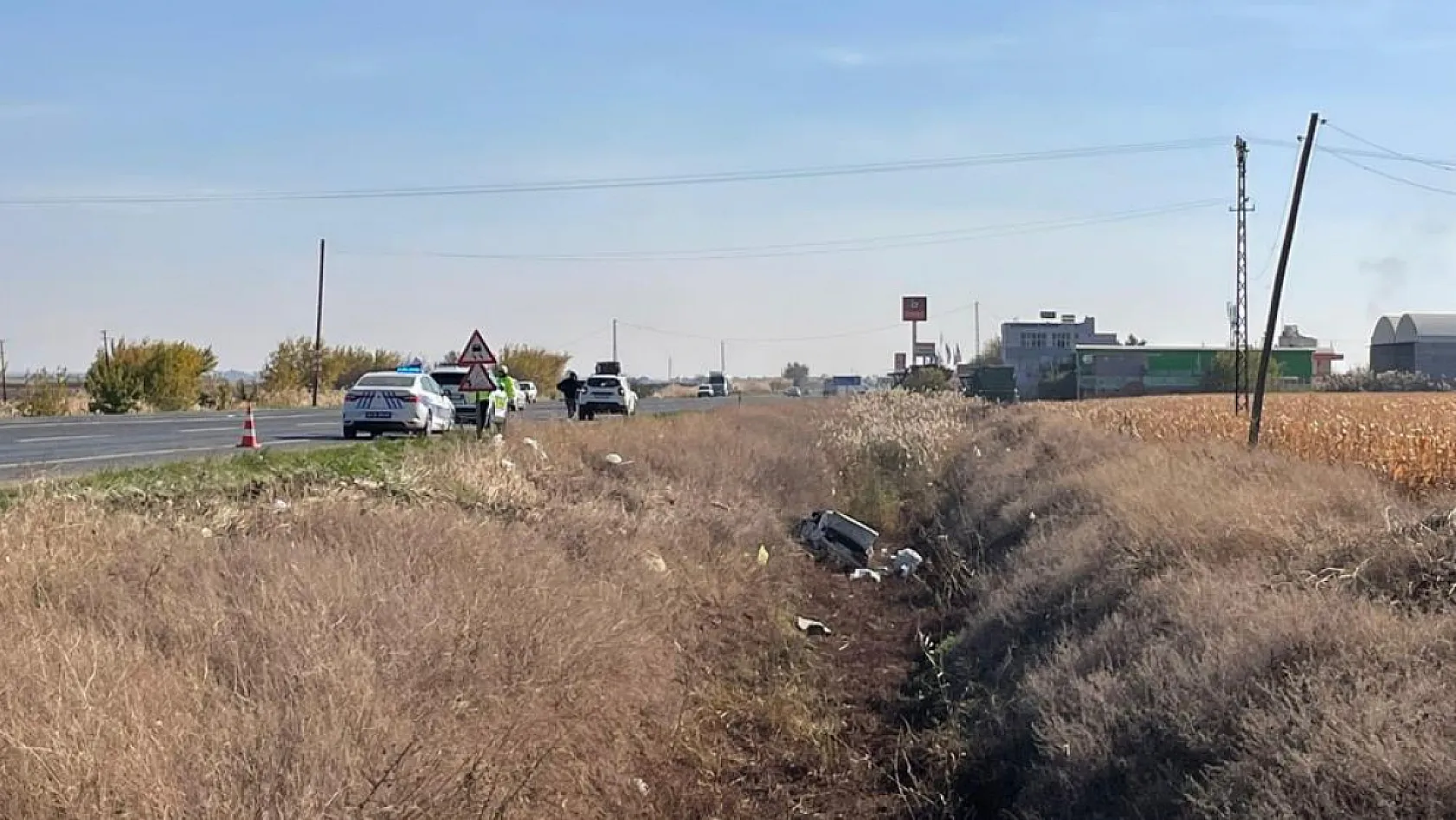 Feci trafik kazası: Otomobil devrildi 5 yaralı