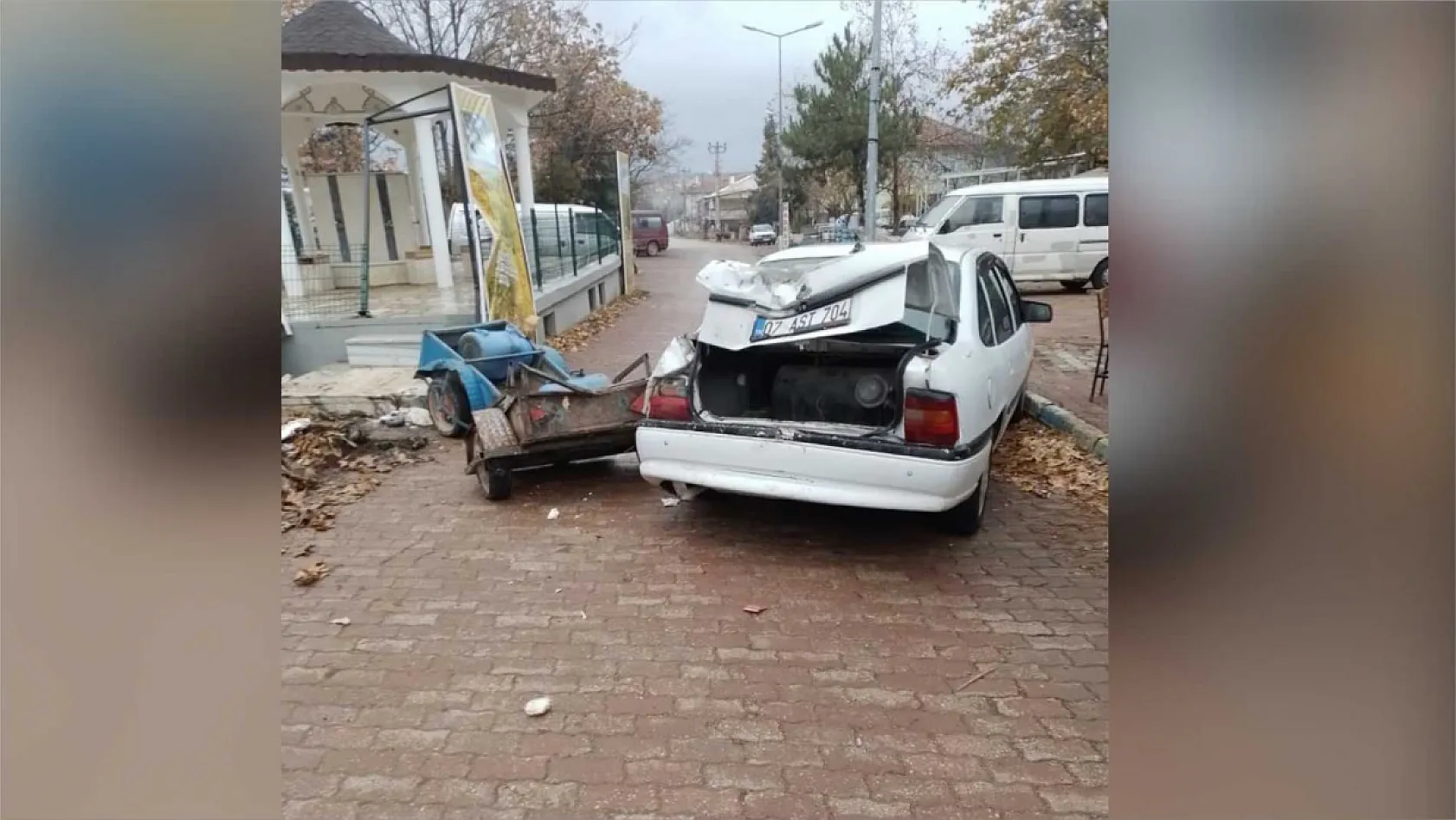 Freni boşalan kamyon ortalığı savaş alanına çevirdi