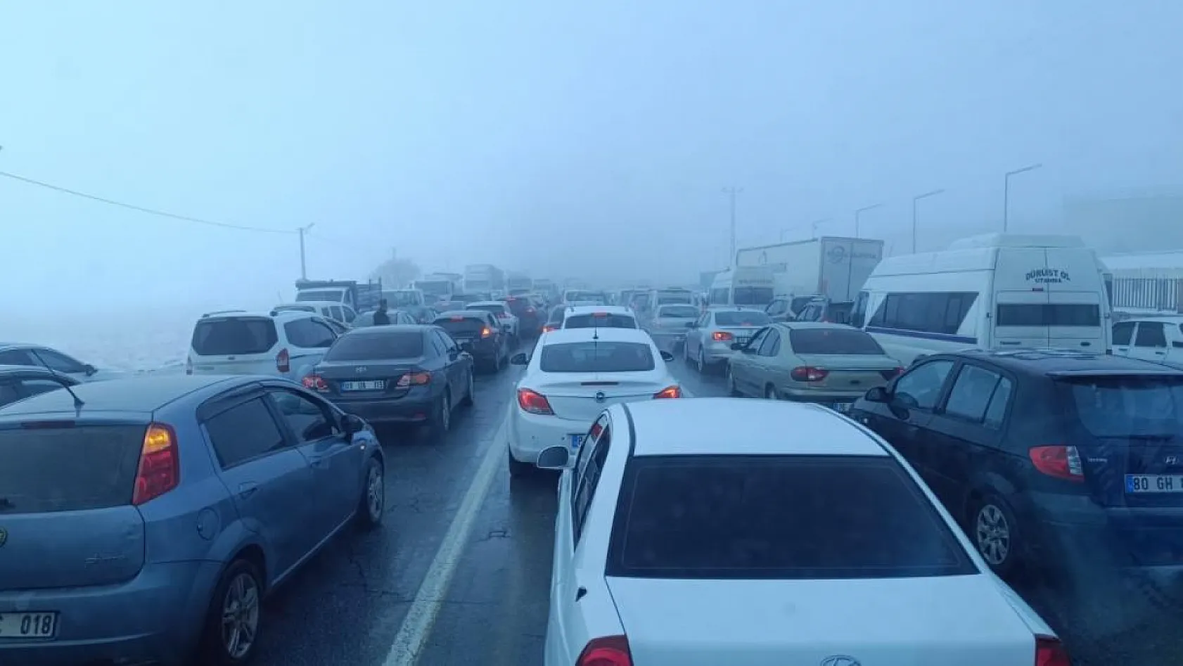 Zincirleme trafik kazası: 31 yaralı