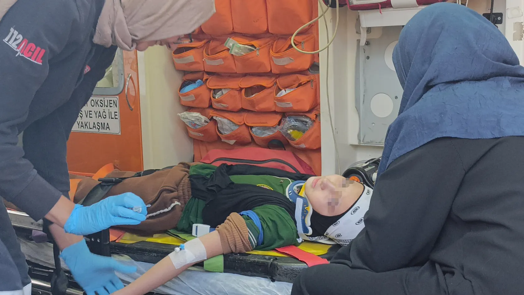 11 Yaşındaki Öğrenci Yaralandı, Motosiklet Sürücüsü Ceza Makbuzuyla Hatıra Fotoğrafı Çektirdi