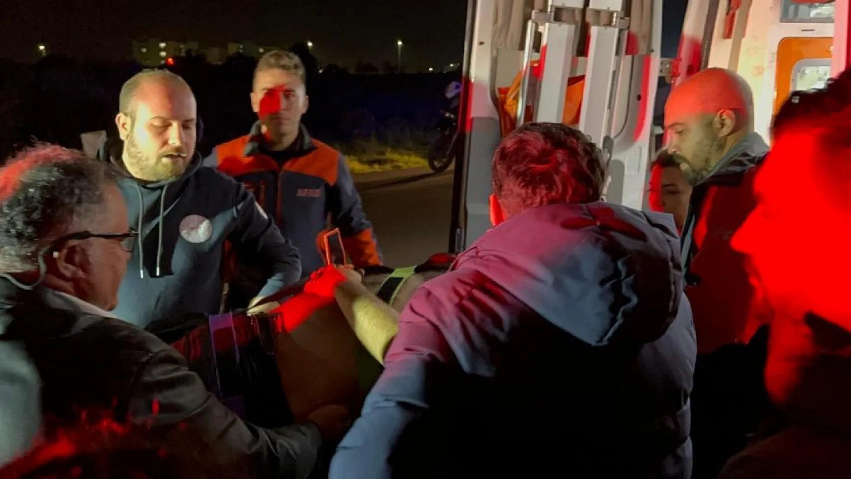 Silahla vuruldu, hastaneye ulaşmak için ormanda iki saat yürüdü