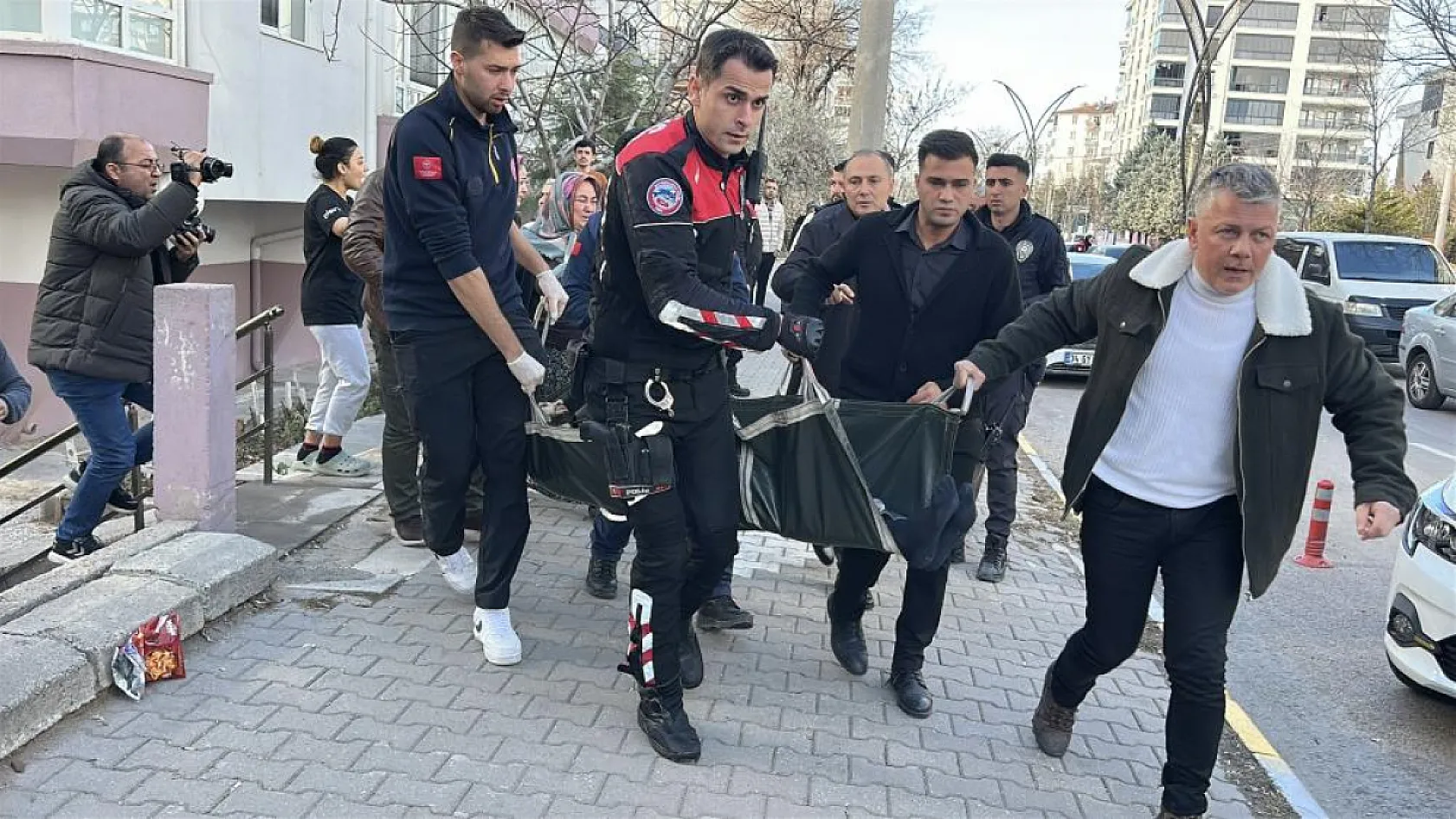 Enişte kayınbiraderini tabancayla vurdu