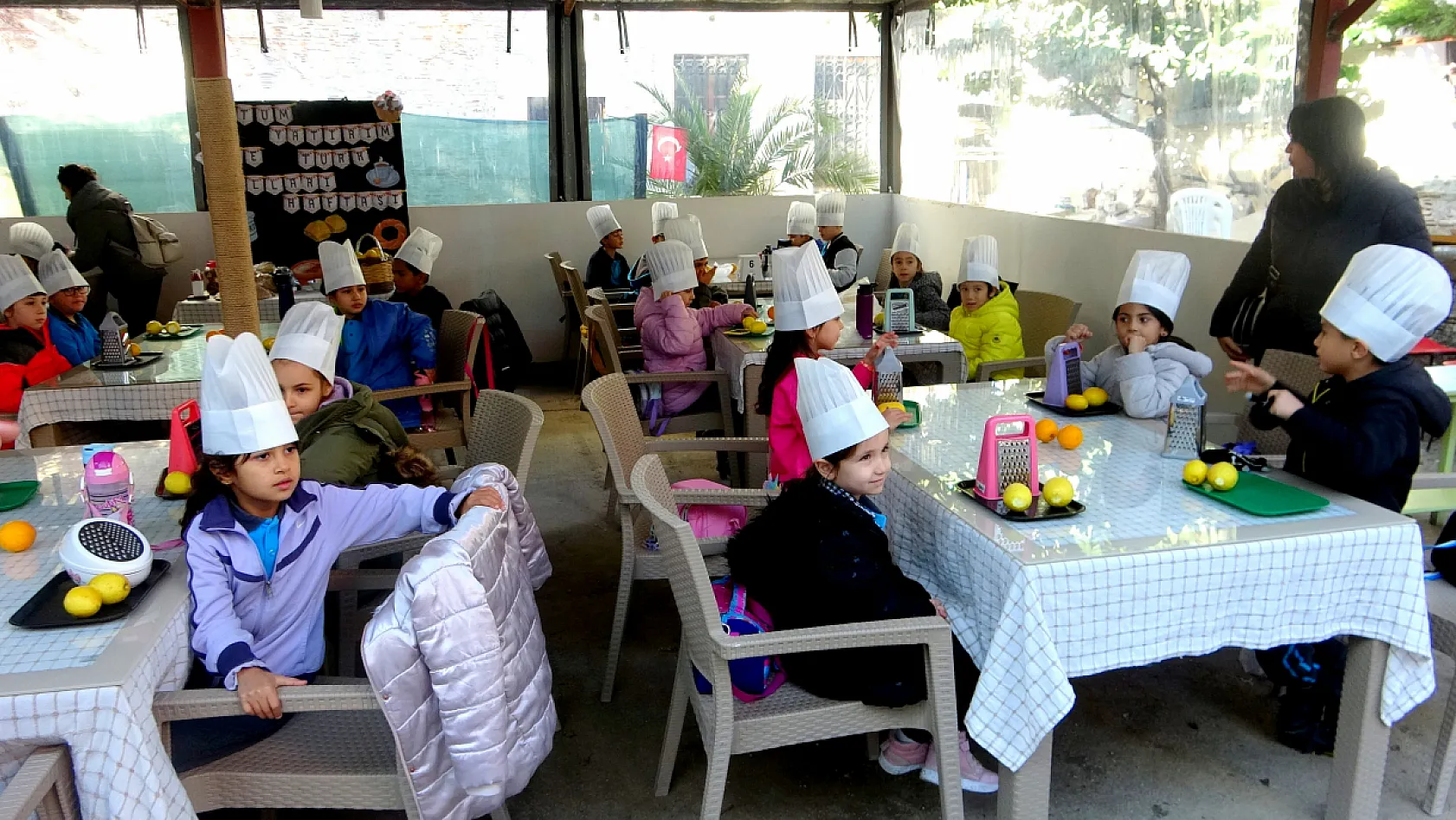 Muğla'da Yerli Malı Haftası'nda öğrencilere limonata eğitimi