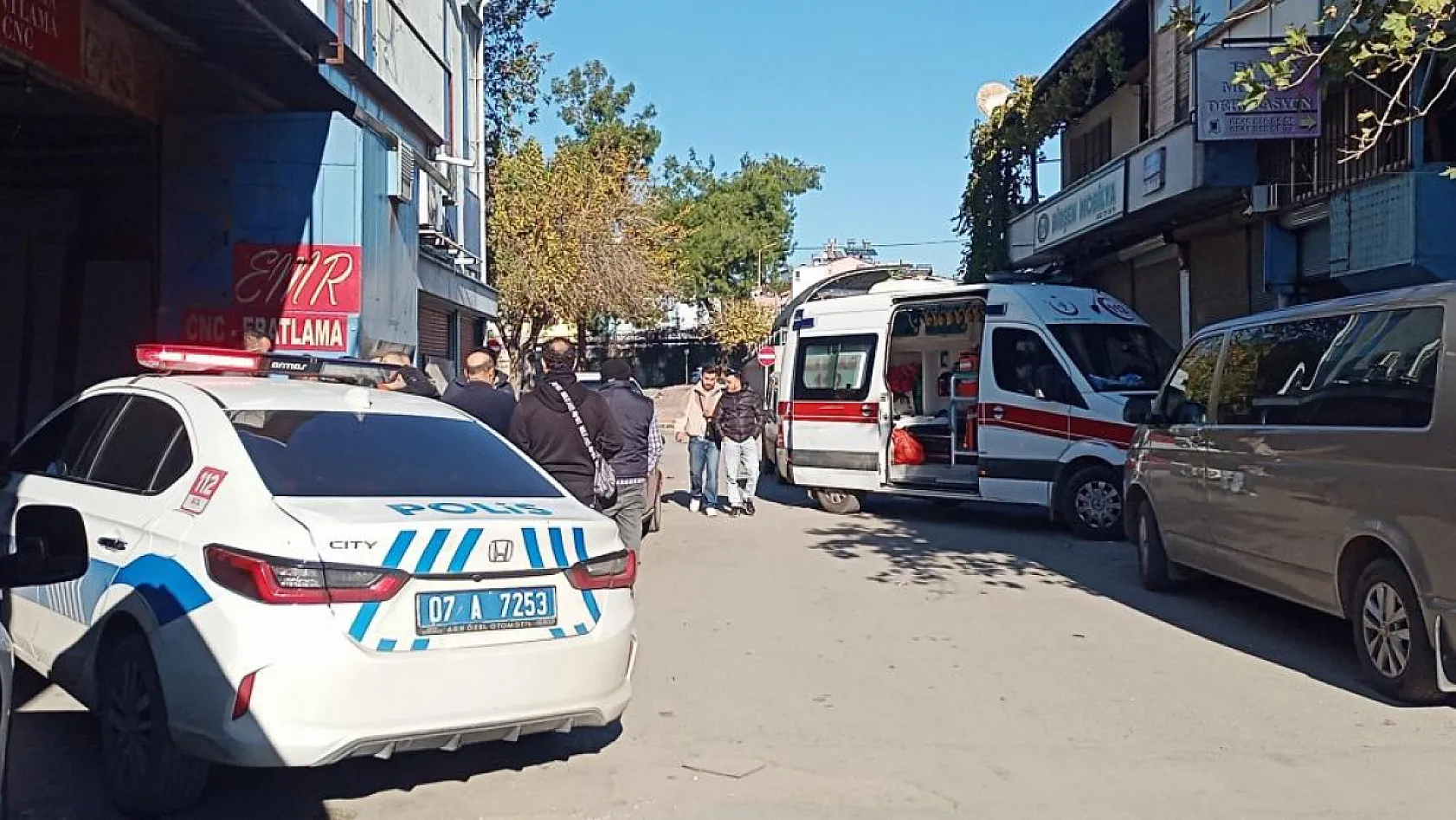 Eşinin ölümüne inanmakta zorlandı, 'Çocuklarıma nasıl söyleyeceğim' diyerek gözyaşı döktü