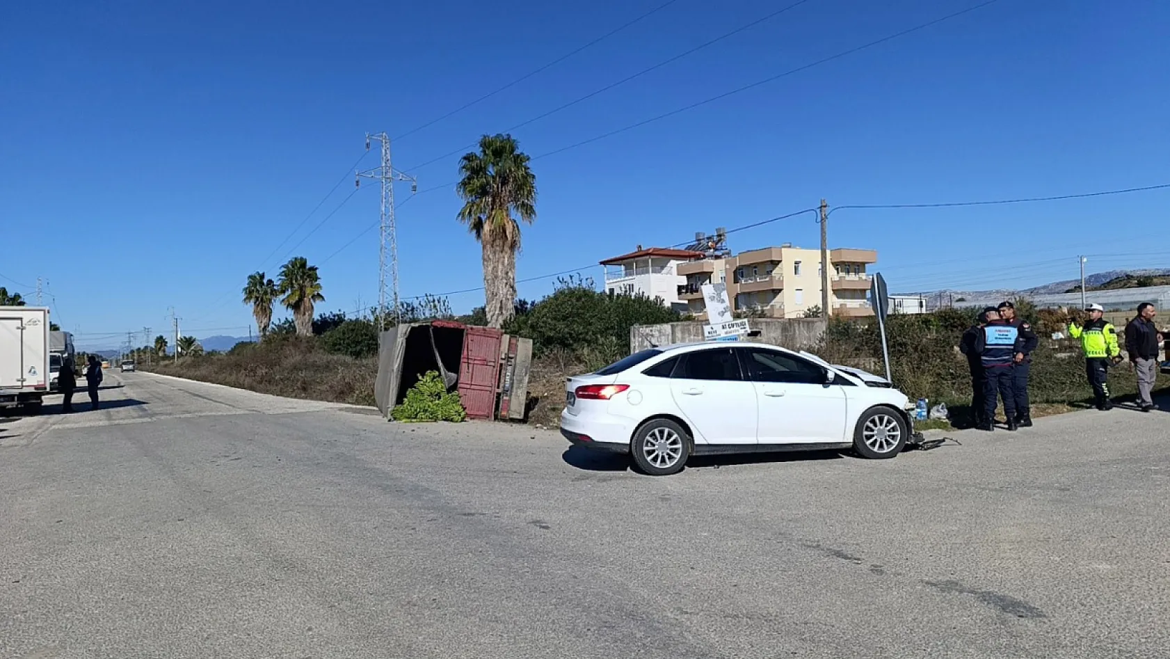 Alışveriş yapıp otomobiline bindi saniyeler sonra ölümden döndü