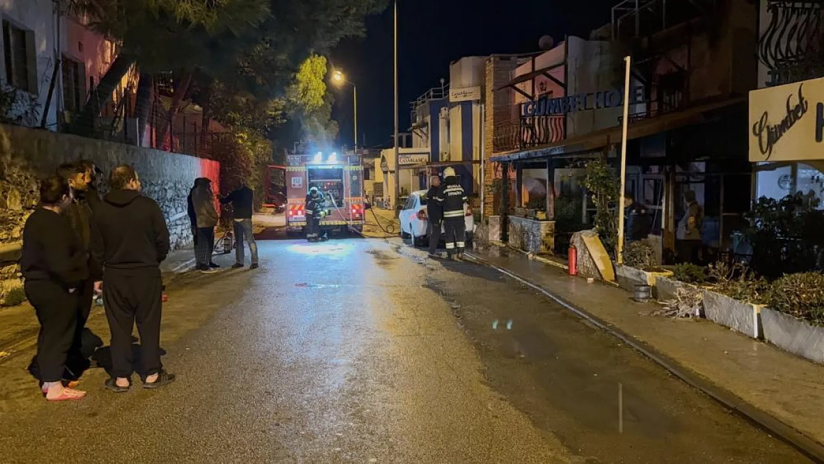 Bodrum'da otel alev alev yandı