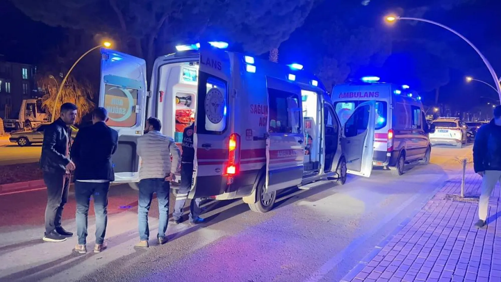 Kontrolden çıkan motosiklet devrildi: 2 yaralı
