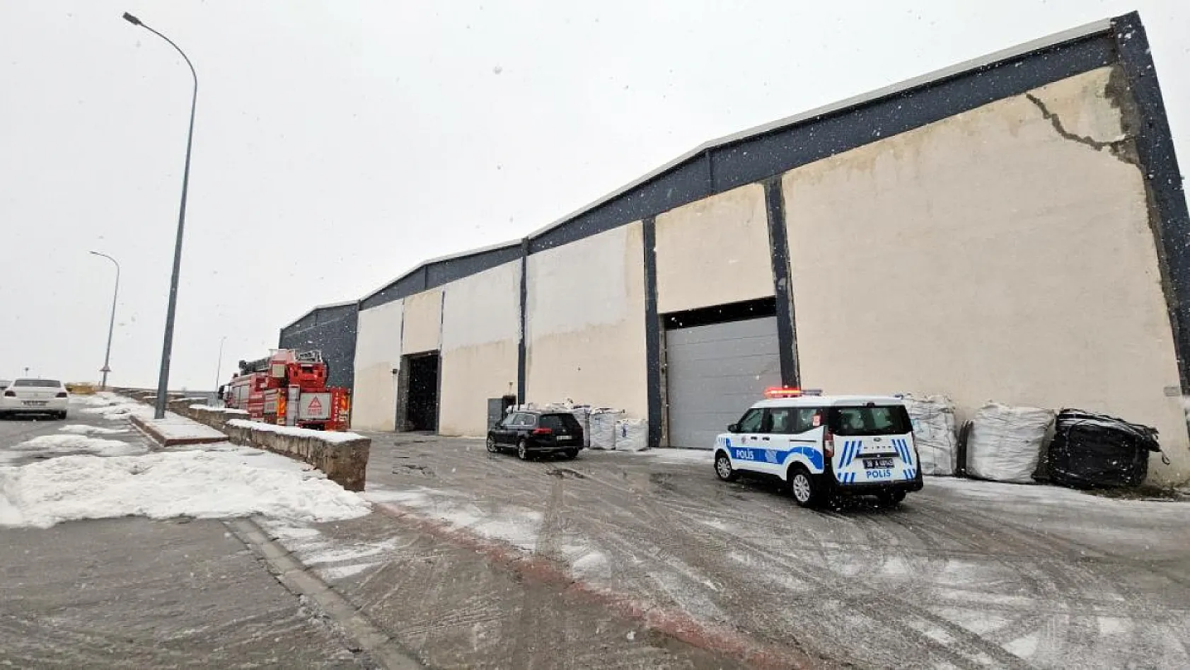 Feci iş kazası: Tamir etmek için girdiği plastik kırım kazanında hayatını kaybetti